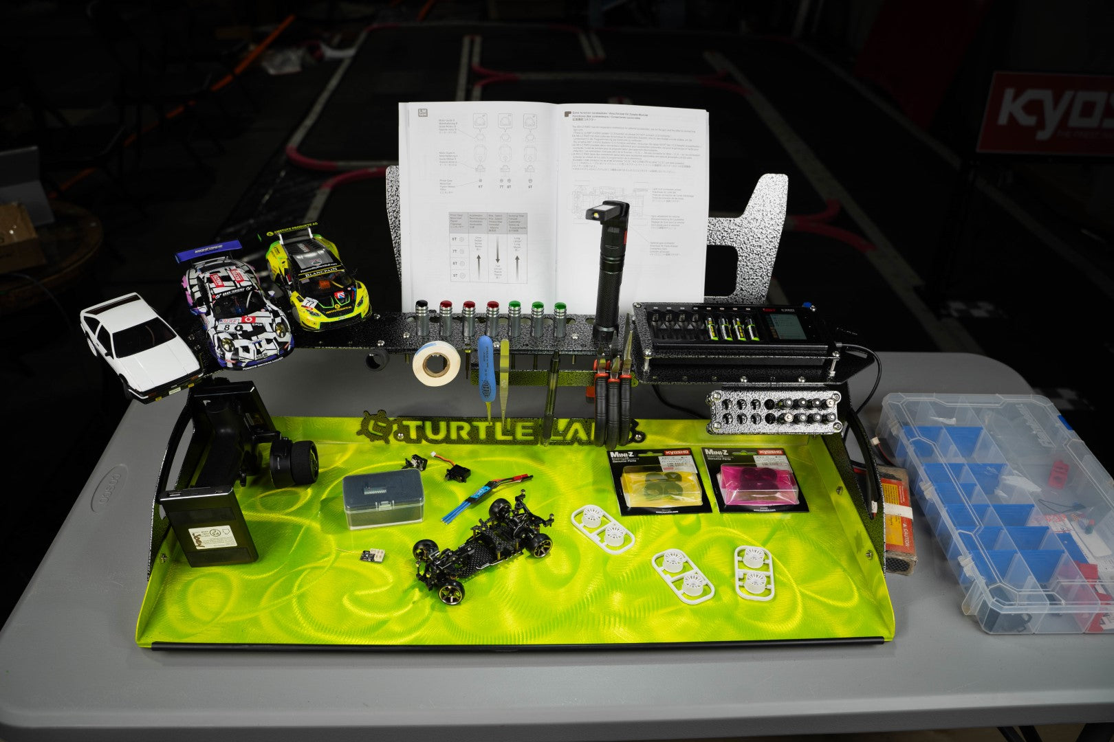 Field Bench - 1/28 Scale RC Pit Workstation for Kyosho Mini Z and