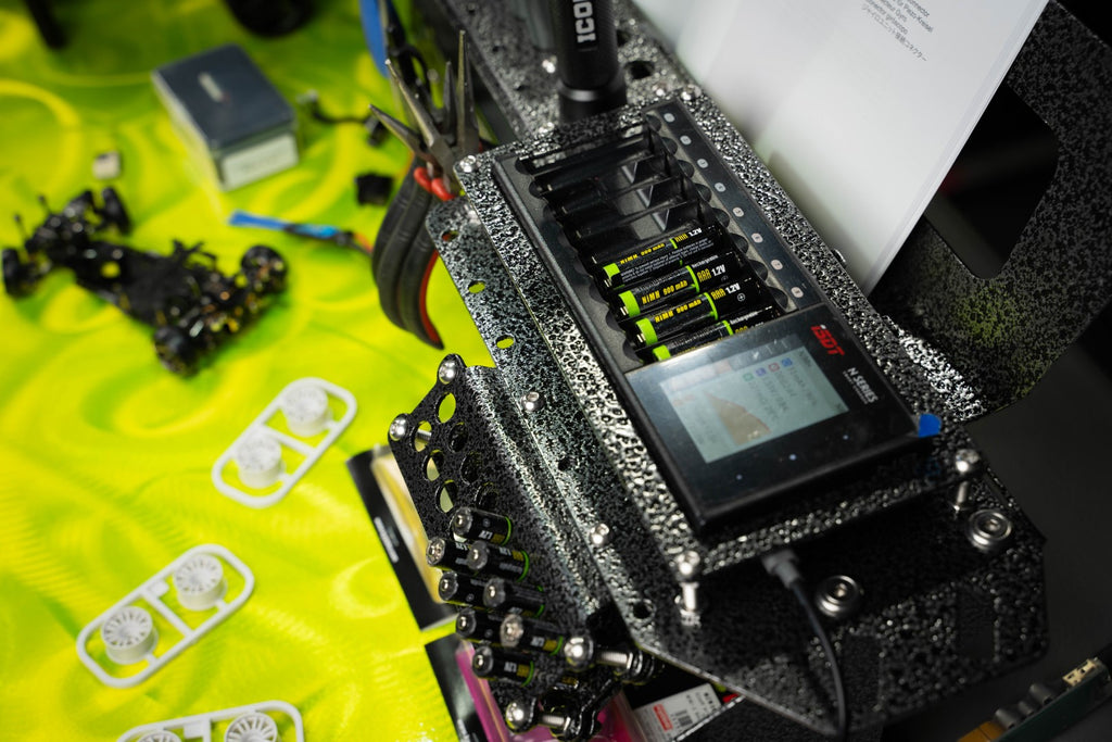 Field Bench - 1/28 Scale RC Pit Workstation for Kyosho Mini Z and